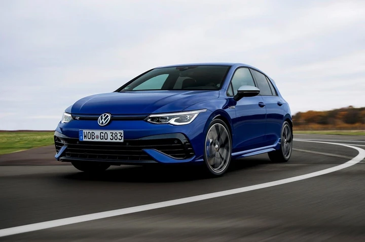 Volkswagen Golf R 2021: dotazioni e prezzi