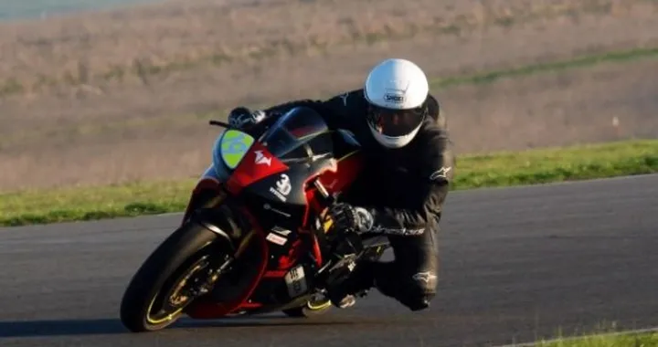 Test in pista per la Brammo Empulse RR