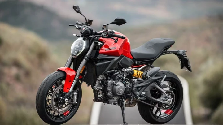 Ducati Monster conquista il Red Dot Award 2026: premiato il nuovo design