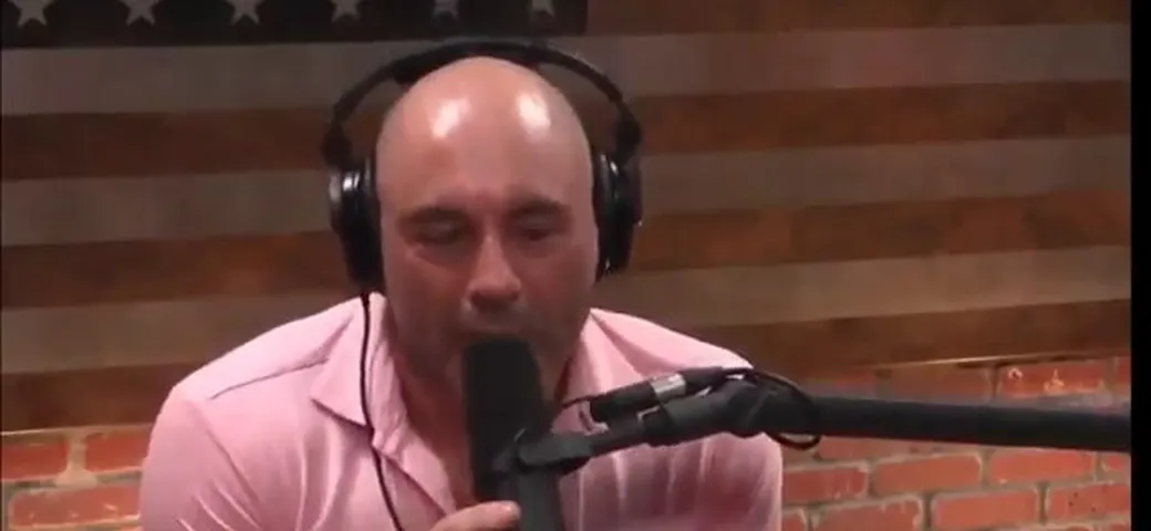 Elon Musk fuma marijuana in diretta