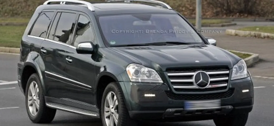 Mercedes Classe Gl: ancora foto del facelift