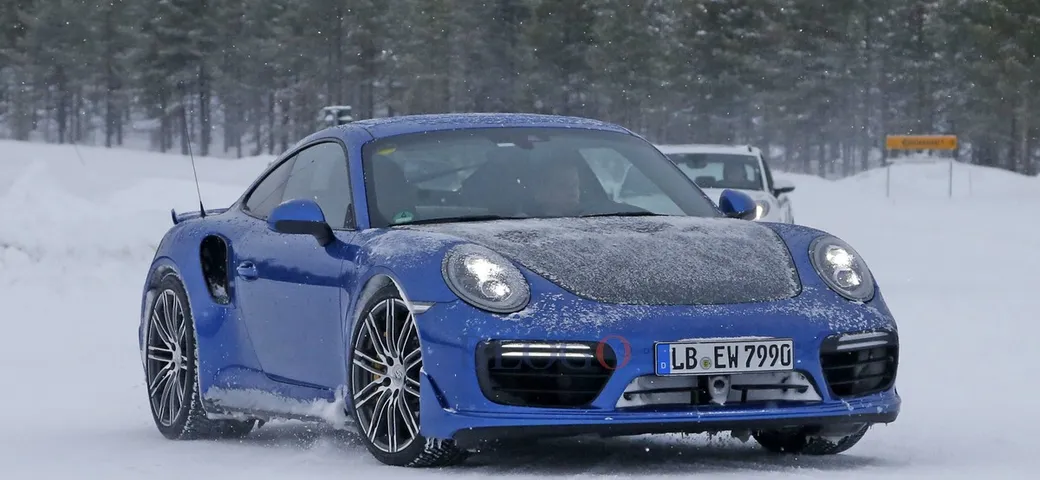 Foto spia Porsche 911 GT2 RS