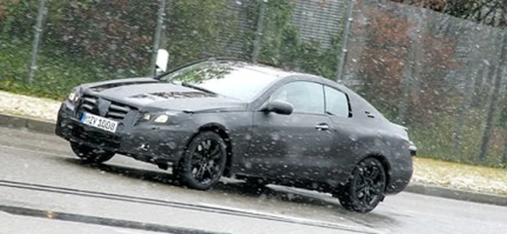 Foto spia e indiscrezioni sulla prossima Mercedes CLK
