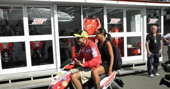 Valentino Rossi diventerà presto papà? La notizia è falsa!