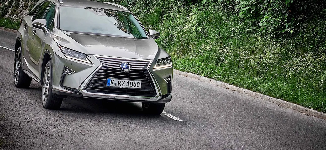 Nuovo Lexus RX L Hybrid 7 Posti: primo contatto