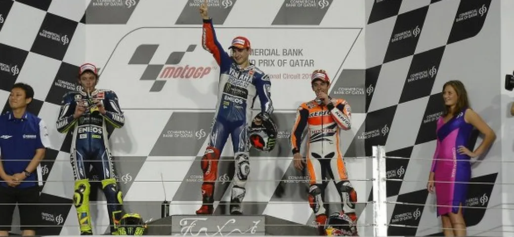 MotoGP, sinfonia Yamaha. Lorenzo trionfa, risorge Rossi