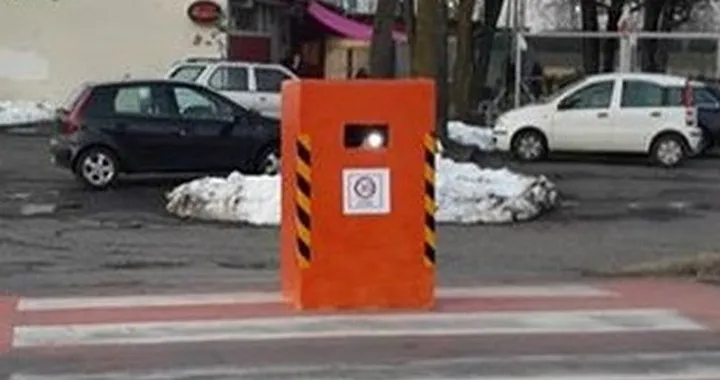 A Caorso qualcuno si è travestito da autovelox
