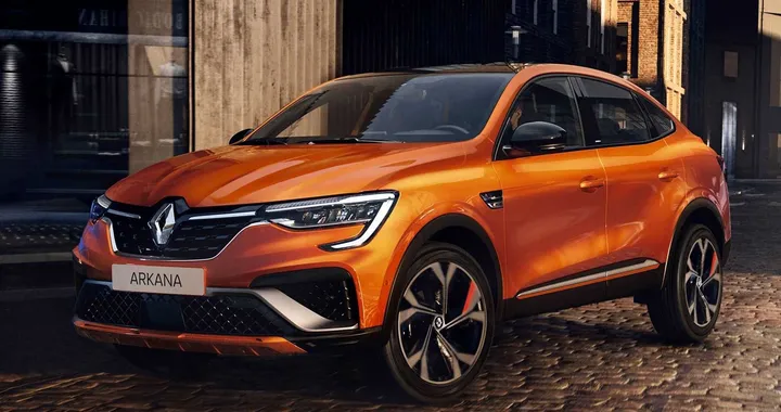 Renault Arkana, debuttano le nuove versioni E-Tech 145 e TCe 160