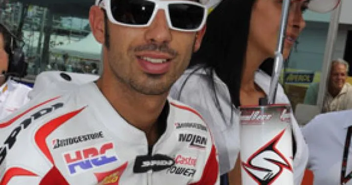 Marco Melandri in SBK con il Team Sterilgarda Yamaha. Cal Crutchlow in MotoGP al posto di Ben Spies nel team Tech3