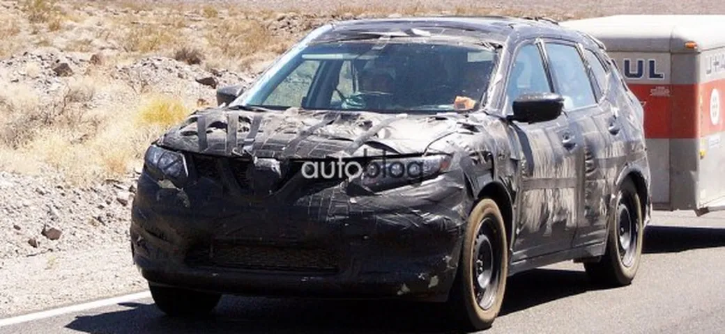 Foto spia Nissan X-Trail