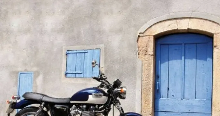 Triumph Bonneville SE