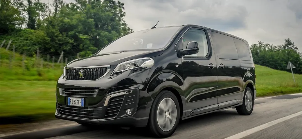 Peugeot Traveller: prima prova su strada
