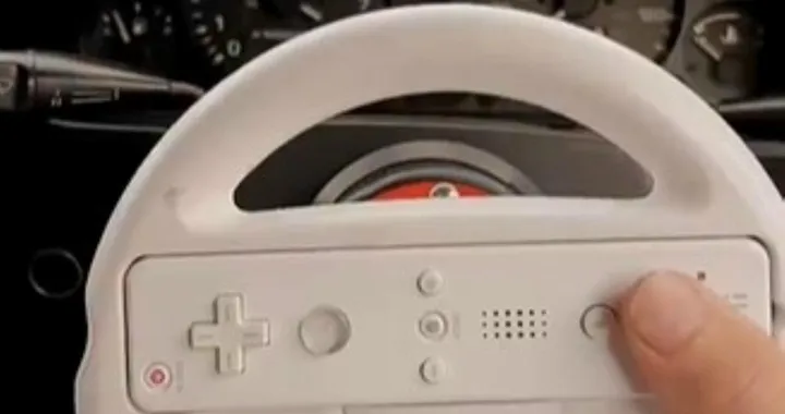 La Mazda MX-5 guidata con la Nintendo Wii [Video]