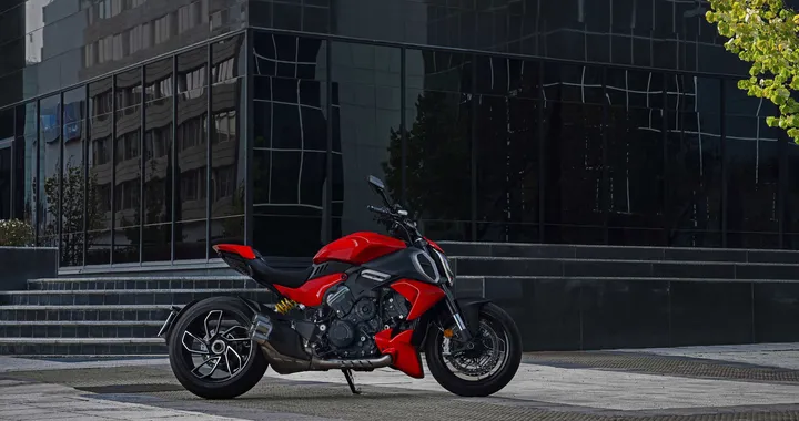 Ducati Diavel V4 2023: caratteristiche e prezzo