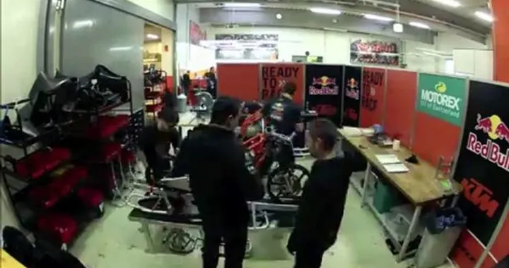 KTM RC250GP assemblata in 3 minuti /video