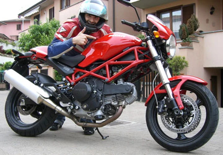 Monster 695: Così si diventa Ducatisti