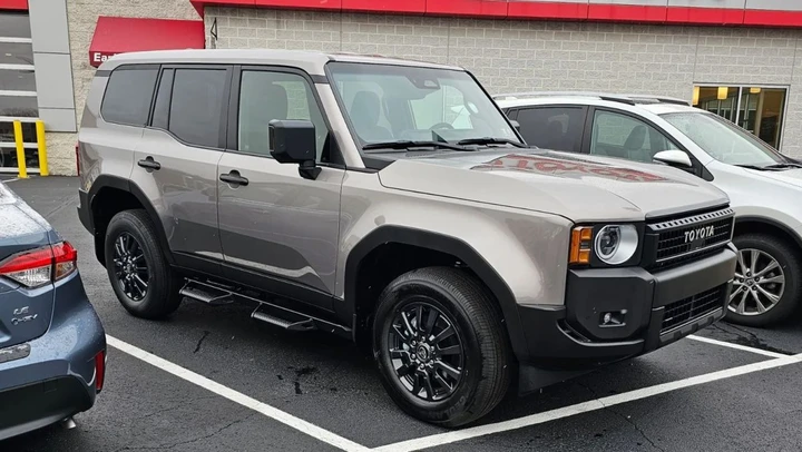 In un anno percorre 177mila km con una Toyota Land Cruiser: 0 problemi