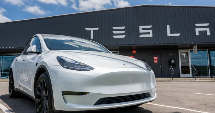 Tesla e il caso delle vendite record in Canada: indagine in corso