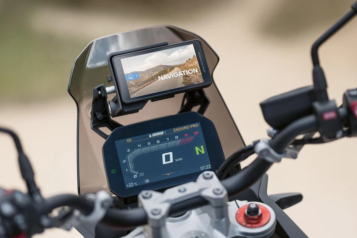 Nuovo BMW Motorrad ConnectedRide Navigator