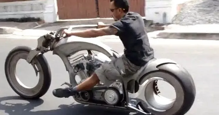Il prototipo 'hubless' di Hot Rod Pattaya in azione [video]