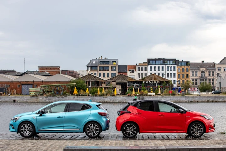 Renault Clio vs Toyota Yaris