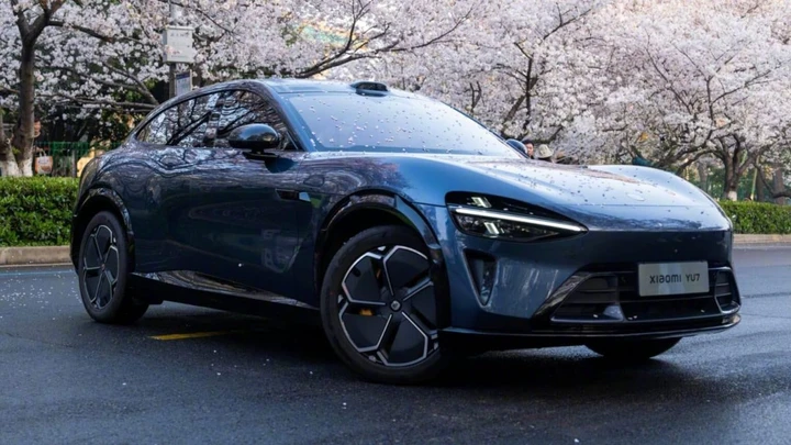 Xiaomi YU7, il crossover che lancia la sfida a Tesla