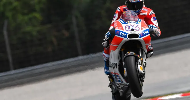 MotoGP Malesia 2017: Andrea Dovizioso domina il venerdi di Sepang [Foto]