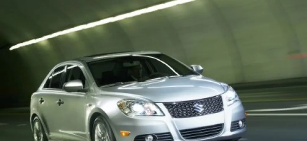Suzuki Kizashi: immagini ufficiali