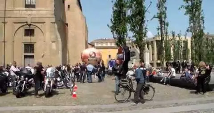 Italy 500 Miles, Pilotta