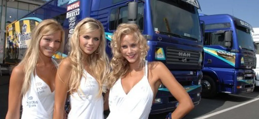 Superbike a Brno: le bellezze del Paddock e della Pitlane