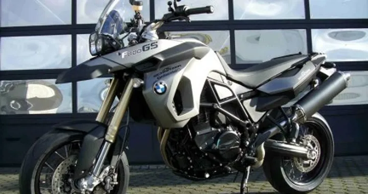 La BMW F800GS diventa Motard