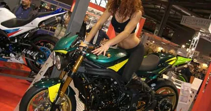 Eicma 2006: Valtermoto e le sue ragazze!