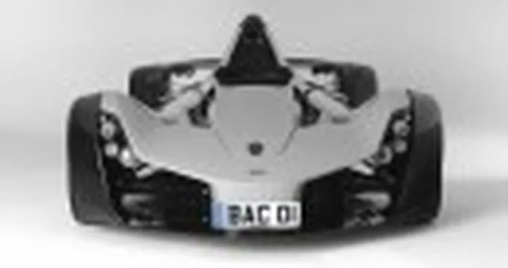 Sabine Schmitz vs Ron Simons: sfida a Spa-Francorchamps a bordo di due BAC Mono