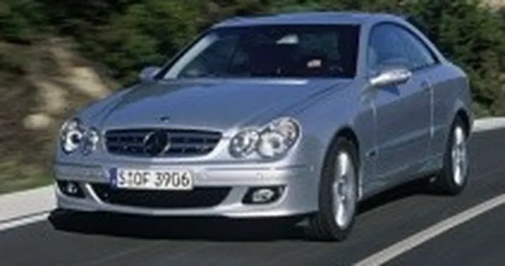 Una Mercedes CLK ibrida gas-elettrica