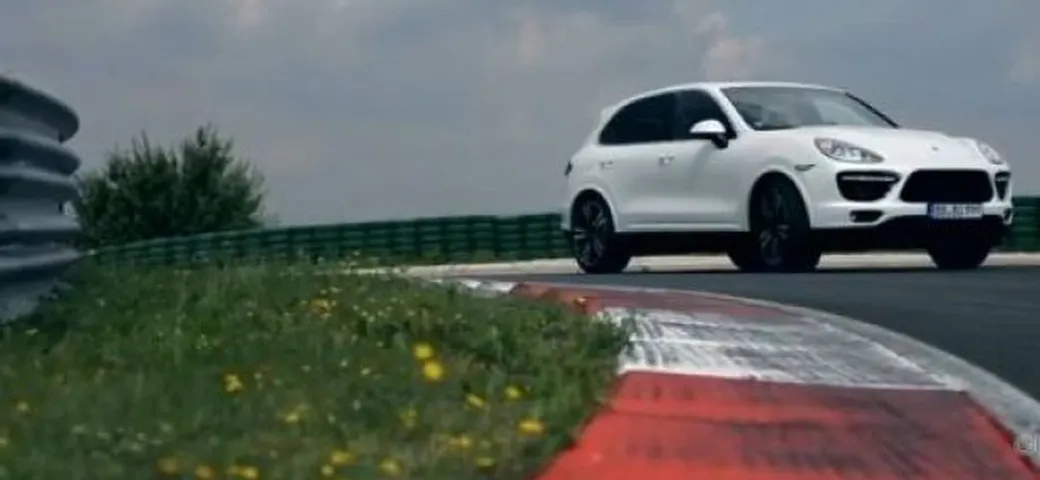Porsche Cayenne Turbo S in video
