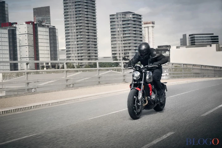 Triumph svela Trident 660: informazioni, caratteristiche, prezzo e disponibilità