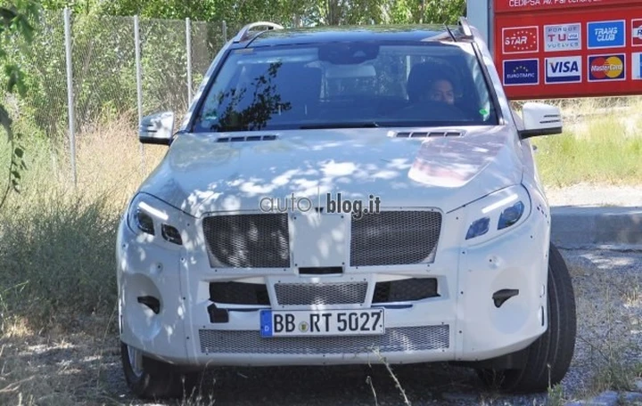Mercedes ML: nuove foto spia del restyling