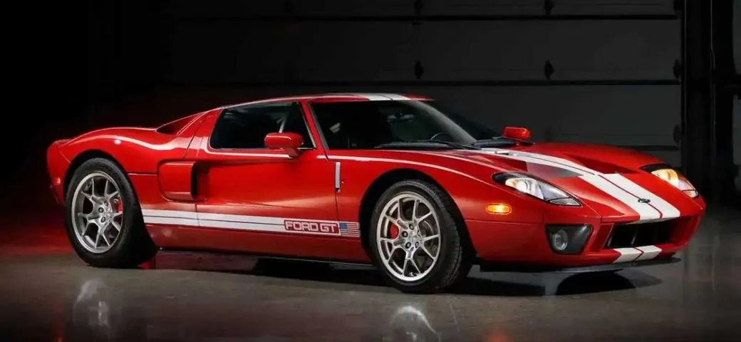 Ford GT del 2005 rimasta invenduta, ora vale come un tesoro