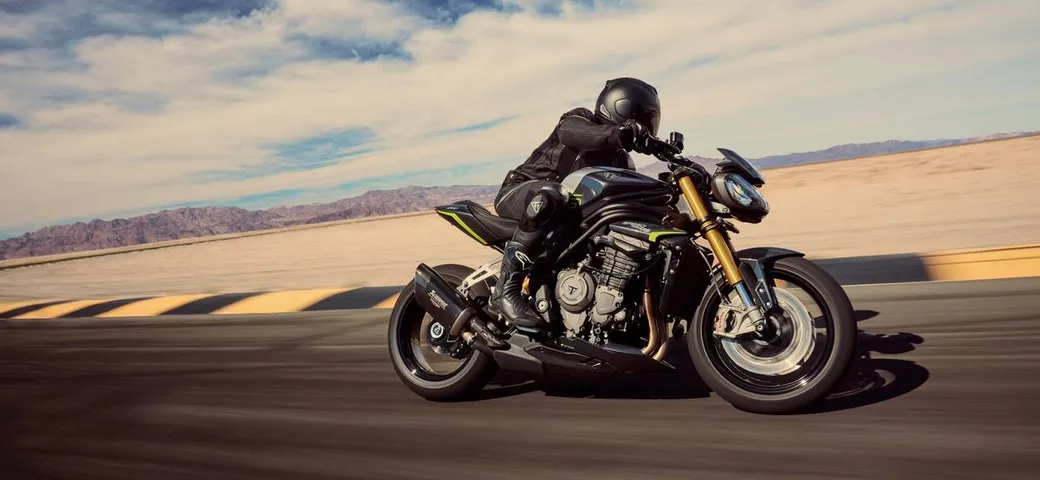 Triumph Speed Triple 1200 RS: 183 CV di emozioni su due ruote