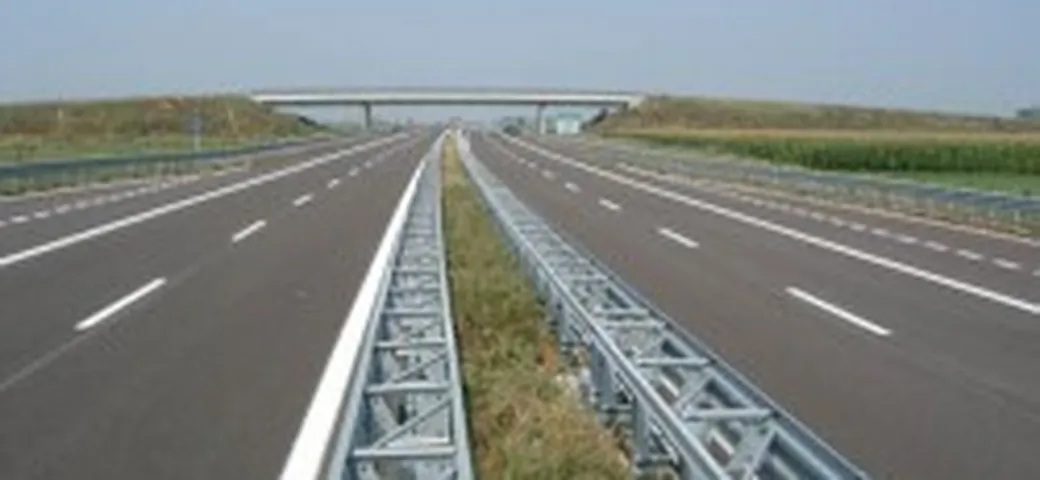 Gran Bretagna, una soluzione contro il traffico in autostrada: le corsie d'emergenza a pagamento