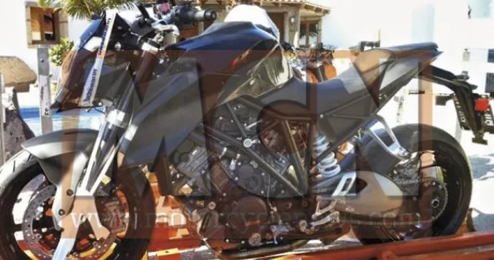 Foto spia della nuova KTM Super Duke 1290