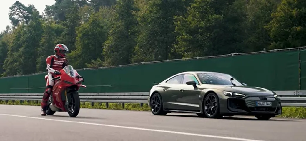 Audi RS e-tron GT Performance vs Ducati Panigale V4S
