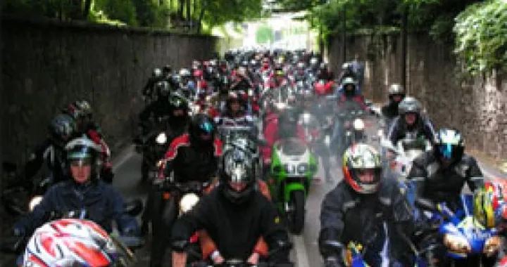 “Uscita d’Emergenza”: incontro sulla sicurezza dei motociclisti all’interno della manifestazione “Castello in Moto”