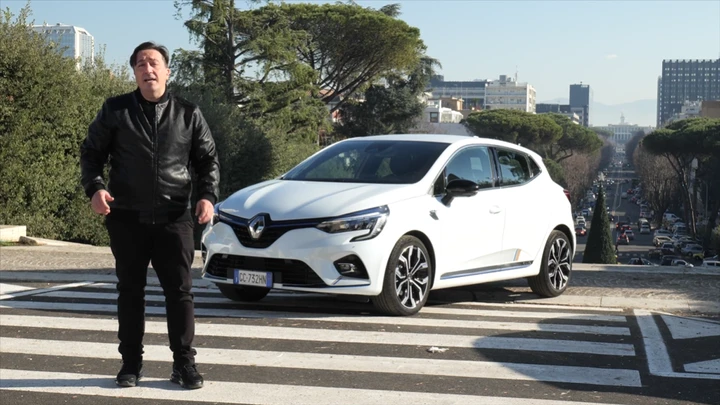 Renault Clio E-Tech: la prova su strada