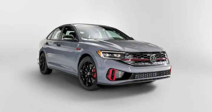 Volkswagen Jetta GLI 40th Anniversary Edition: nuova versione speciale per i 40 anni della GLI [FOTO]
