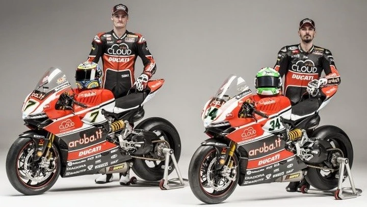 SBK 2015: il team Ducati Aruba Racing presentato ad Arezzo [Foto e Video]