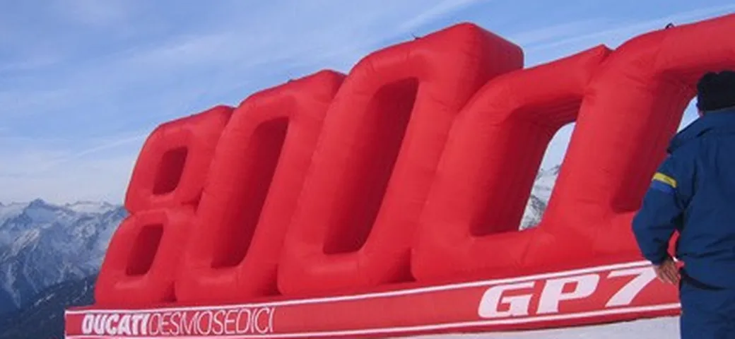 Anteprima: Wrooom 2007, foto della Desmosedici GP7