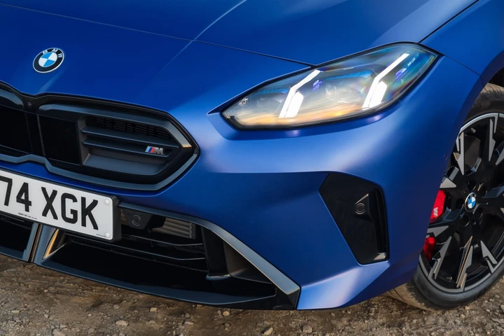 BMW Serie 1, la nuova generazione arriverà nel 2028: stile Neue Klasse