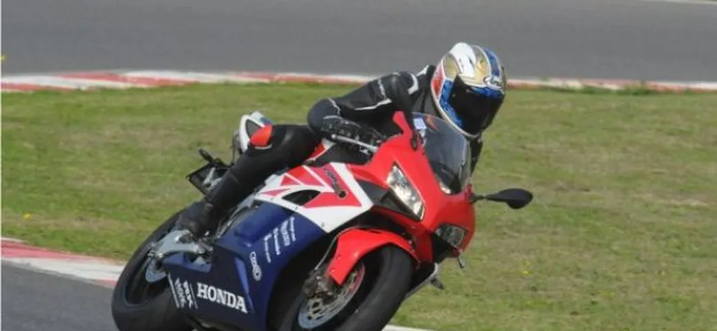Scatto in Corsa: Honda CBR1000RR Fireblade all'ISAM di Anagni