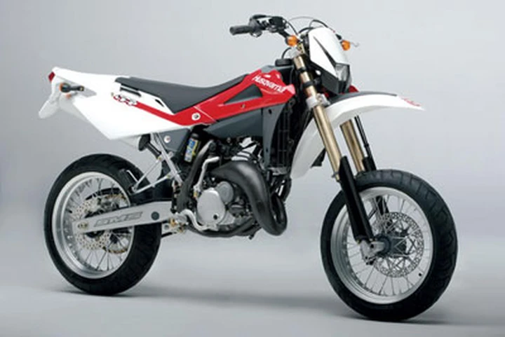 Gamma Husqvarna Supermotard 2006 al Salone di Milano